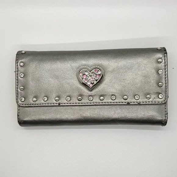 Kathy Van Zeeland Silver Metallic Wallet with Heart Accent Y2K - Picture 2 of 16